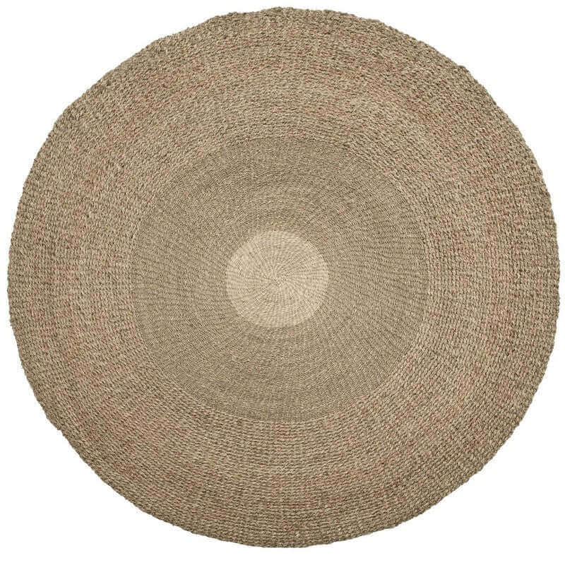Rond zeegras tapijt 'Het Mekong Rivier' in natuurlijke kleuren, met een handgemaakte uitstraling. Diameter 200cm. Perfect voor de woonkamer.