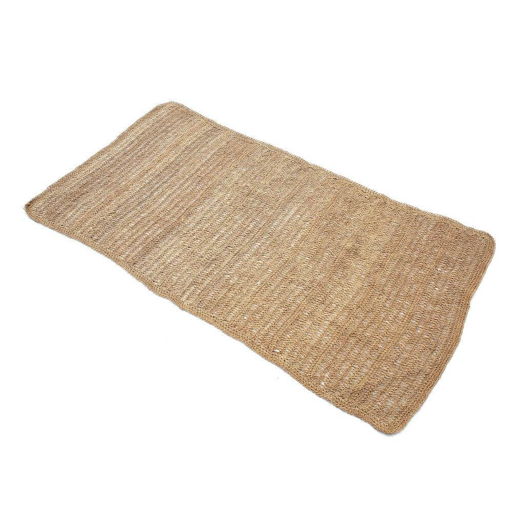 Alt Tag: Natuurlijk rechthoekig zeegras tapijt 180x240, gemaakt van raffia, sisal en palm, ideaal voor uw keuken of leefruimte.