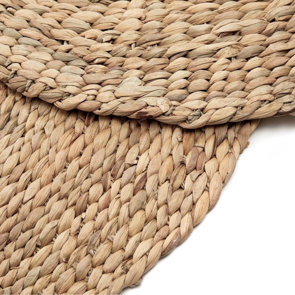 Natuurlijk waterhyacint tapijt 150x150 cm, handgeweven boho stijl uit Vietnam, duurzaam en decoratief voor elke kamer.