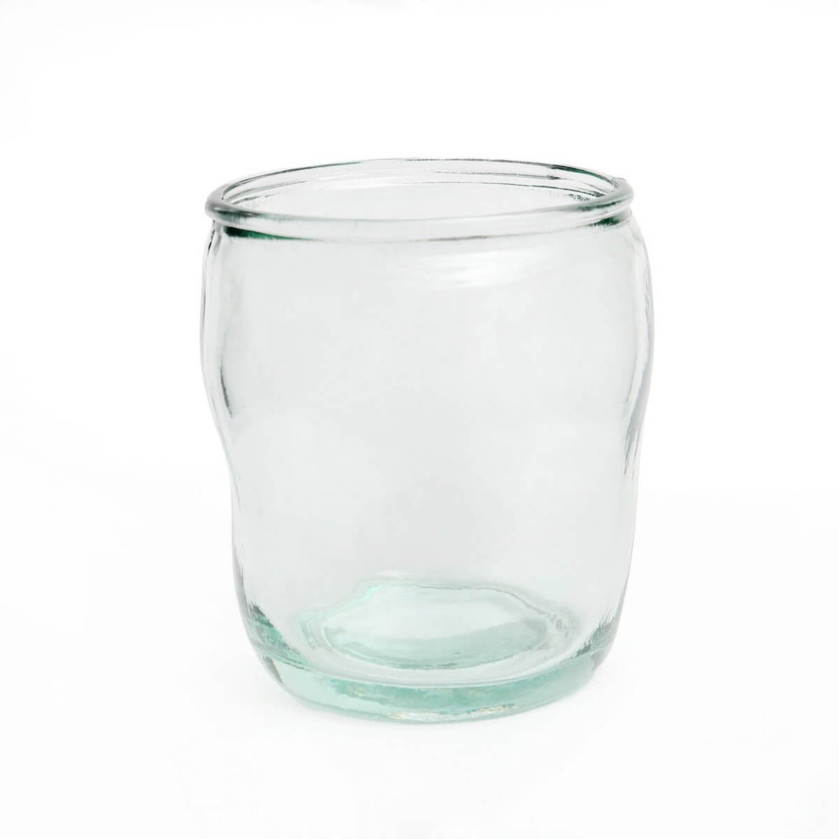 Alt Tag: "Bohemian style Het Yang-glas in blauw, modern and elegant glass for drinks, eco-friendly design by Bazar, 9cm wide and 11cm tall."