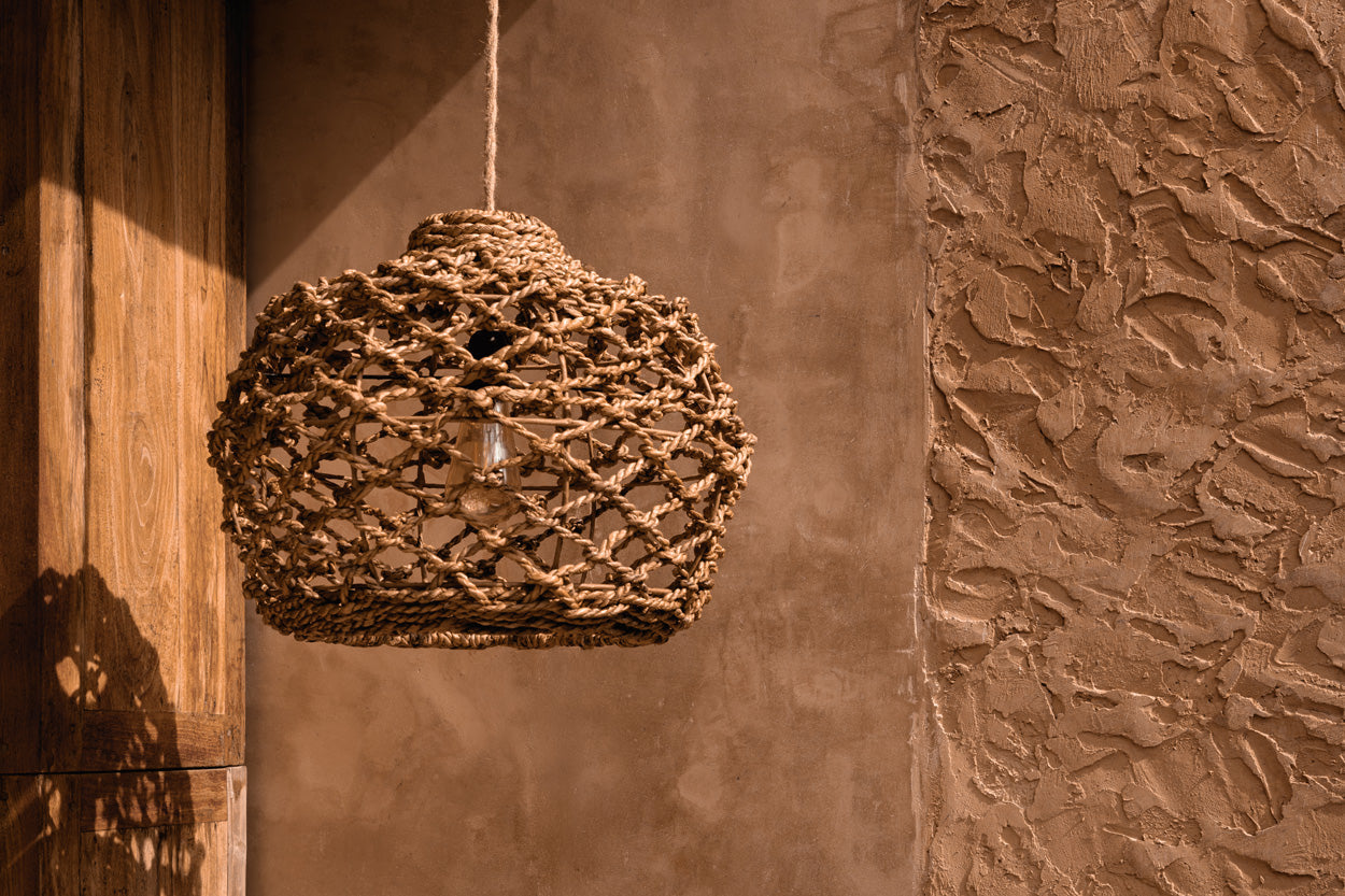 Bananenblad hanglamp Banara 45 cm vanuit een andere hoek