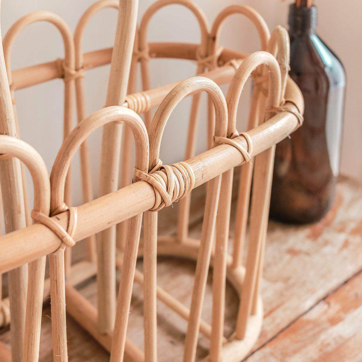 Krantenmand KUNO van rotan