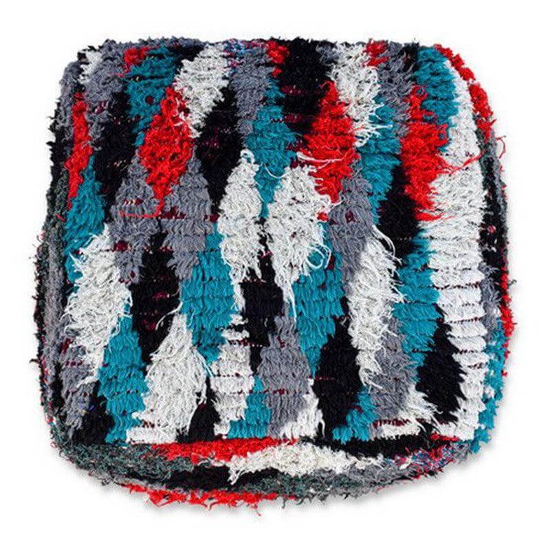 Vrolijk Marokkaans vloerkussen van vintage berberkleed, unieke bohemian stijl, kleurrijk en handgemaakt. Eyecatcher voor elke kamer!