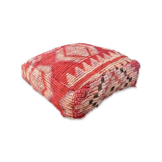 Marokkaans vloerkussen K912 met bohemian design, gemaakt van vintage Berberkleed, unieke handgemaakte decoratie voor interieur.