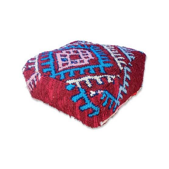Marokkaans vloerkussen K918 met kleurrijk Berberpatroon, vintage en handgemaakt voor een bohemian sfeer in huis.