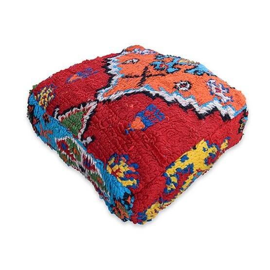 Uniek Marokkaans vloerkussen k701 met kleurrijk berberkleed design, bohemian stijl voor woonkamer of slaapkamer.