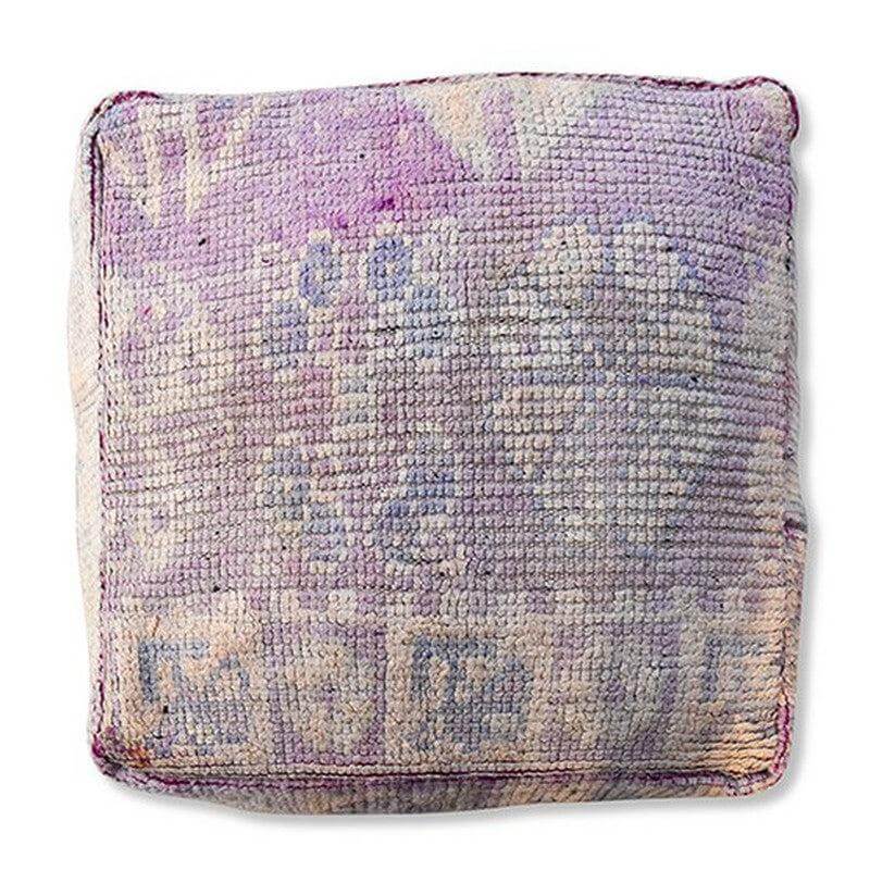 Handgemaakt Marokkaans vloerkussen van vintage berberkleed, bohemian stijl, uniek design, zachte kleuren, eyecatcher voor interieur.