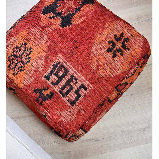 Moroccan vloerkussen K852 van vintage Berber tapijt, bohemian stijl, uniek handgemaakt design, perfect voor woon- of slaapkamer.