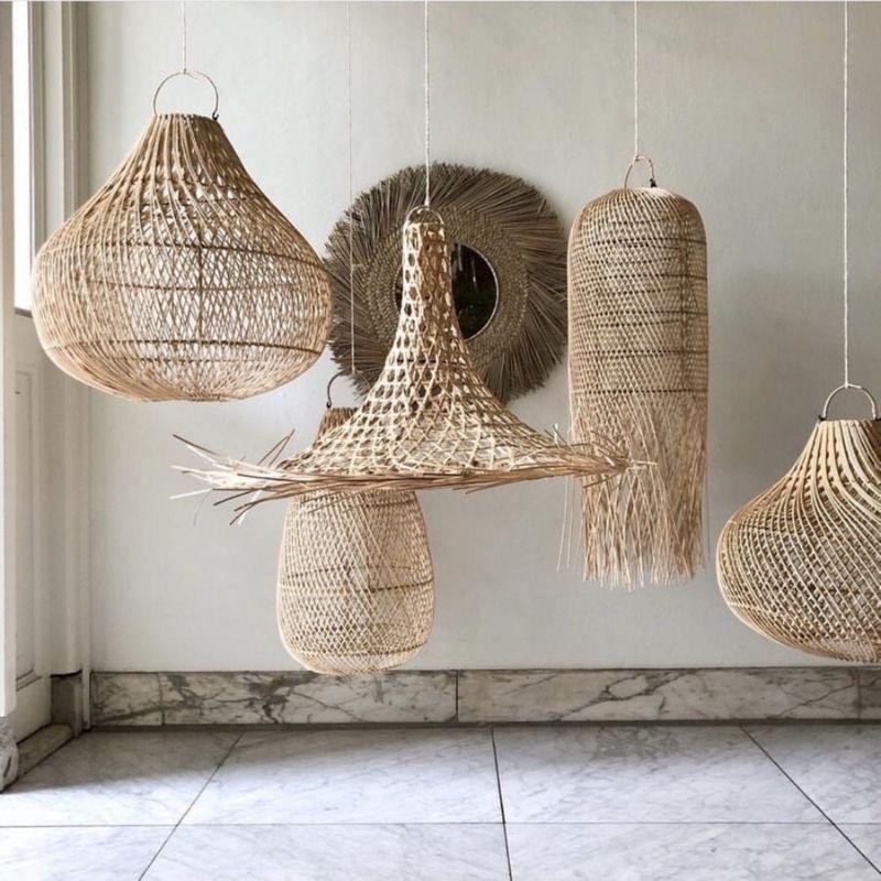 Rotan hanglampen collectie voor een bohemian interieur, met handgevlochten en unieke designs voor sfeervolle verlichting.