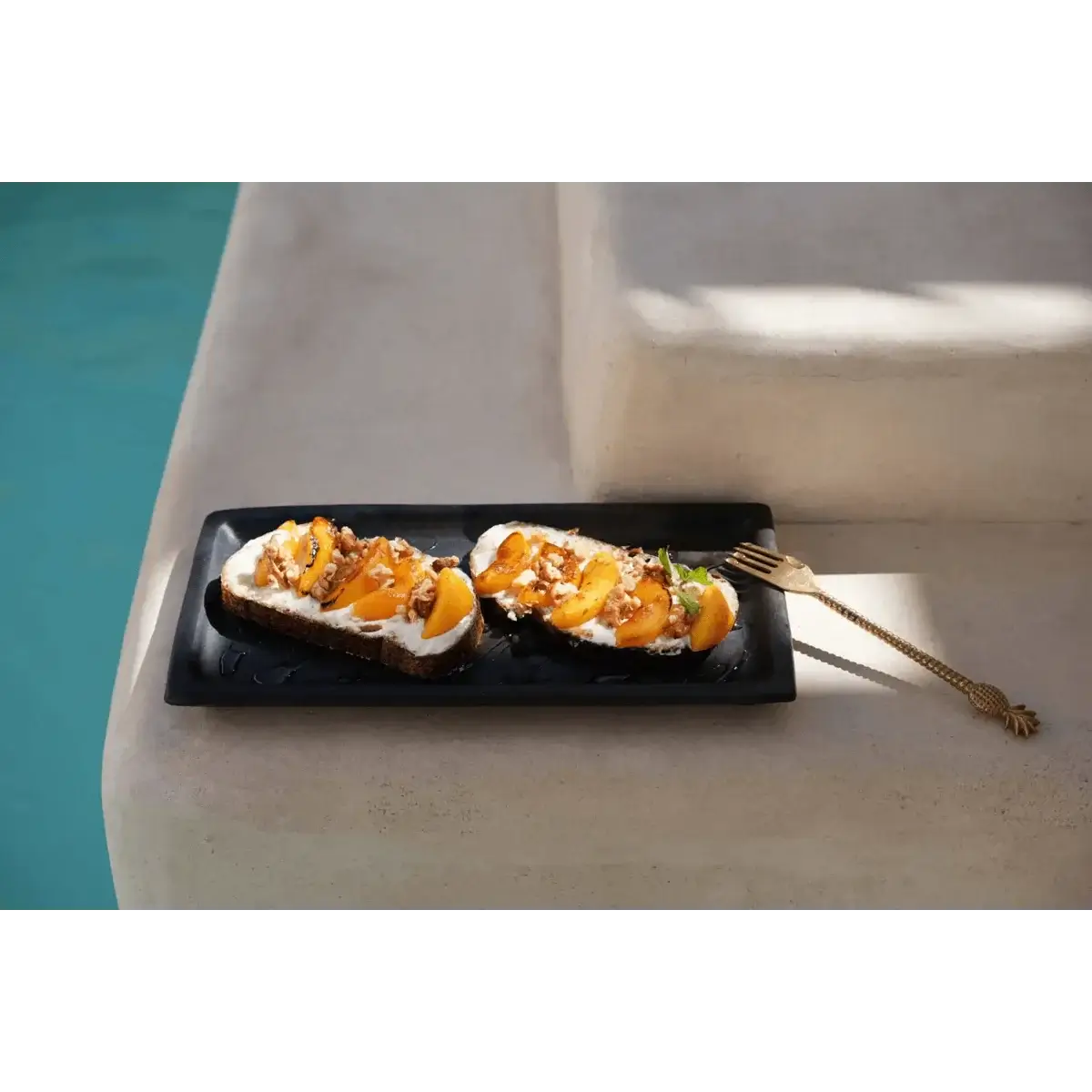 The Burned Sushi Bord - Zwart - M
