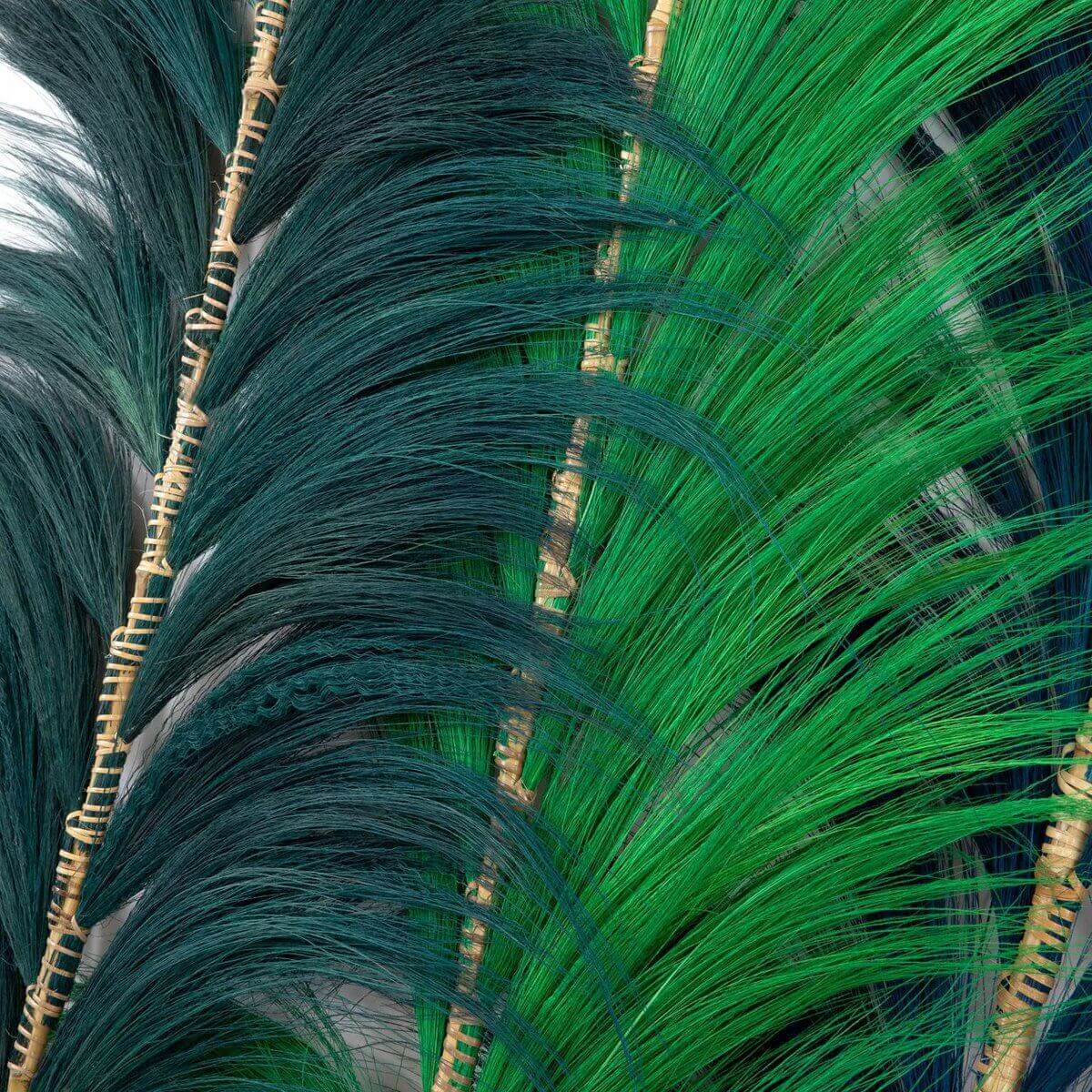 De Stunning Leaf bamboetak met smaragdgroene grasbladeren, perfecte decoratie voor elk interieur. Verkrijgbaar in set van 6.