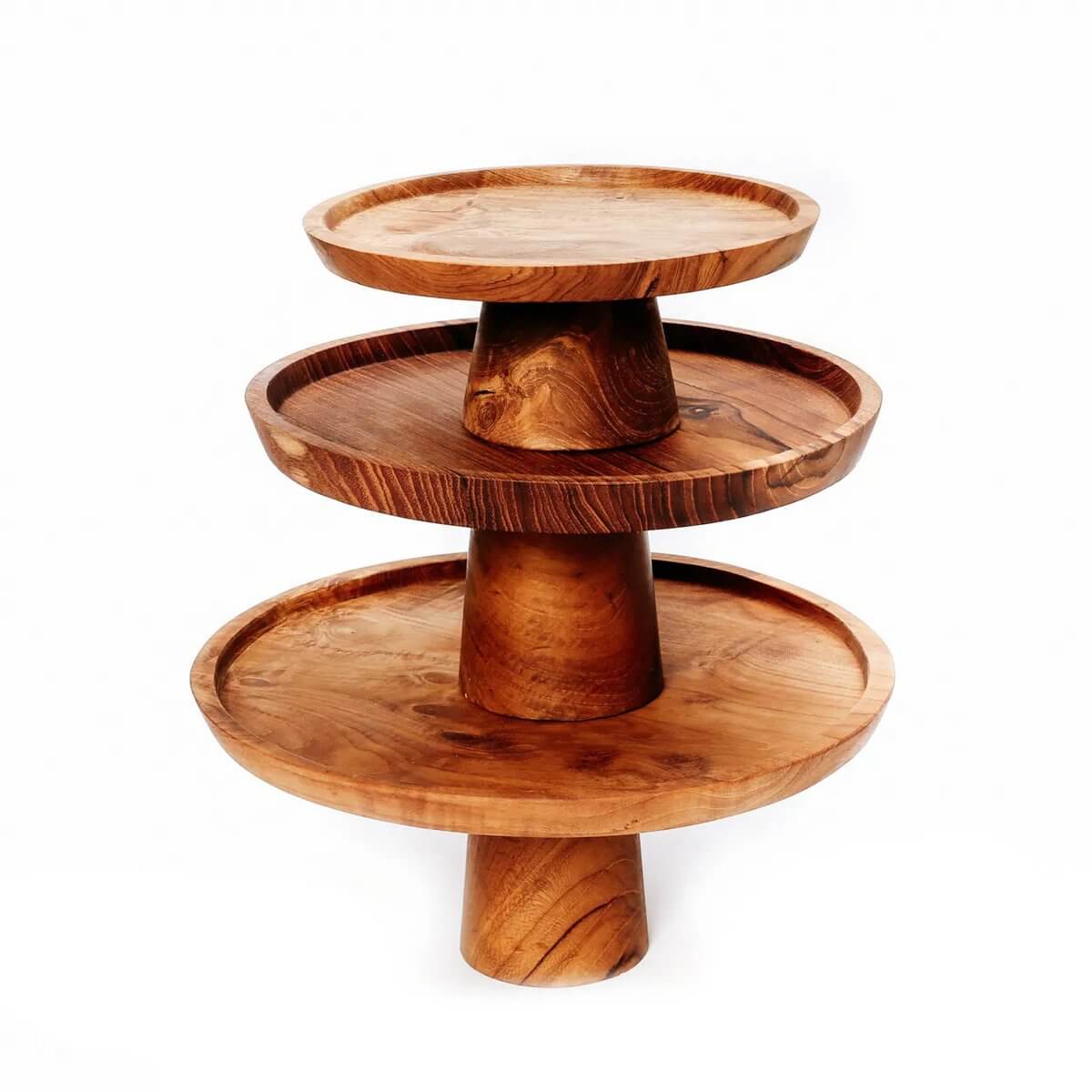 Bohemian style teak root cake dish, perfect for serving cakes and sweets, adding charm to your table decor. 20cm width and height.