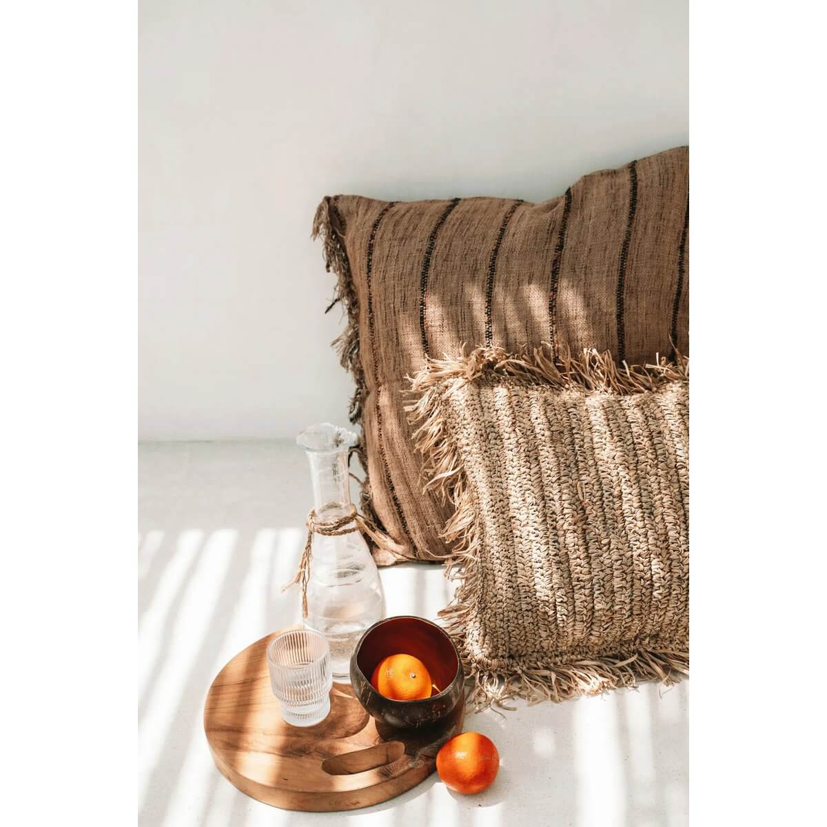 The Teak Root Tray - Natural - S-Bazar Bizar Living-Ik Hout ervan.