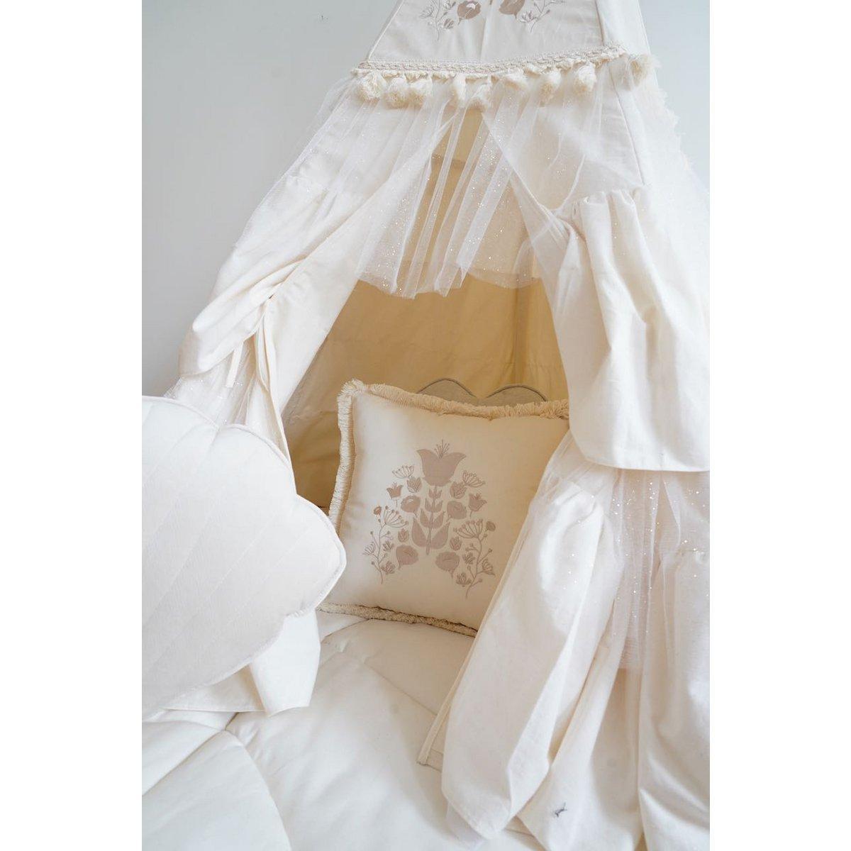 Tipi-tent "Boho" met ruches en borduursels