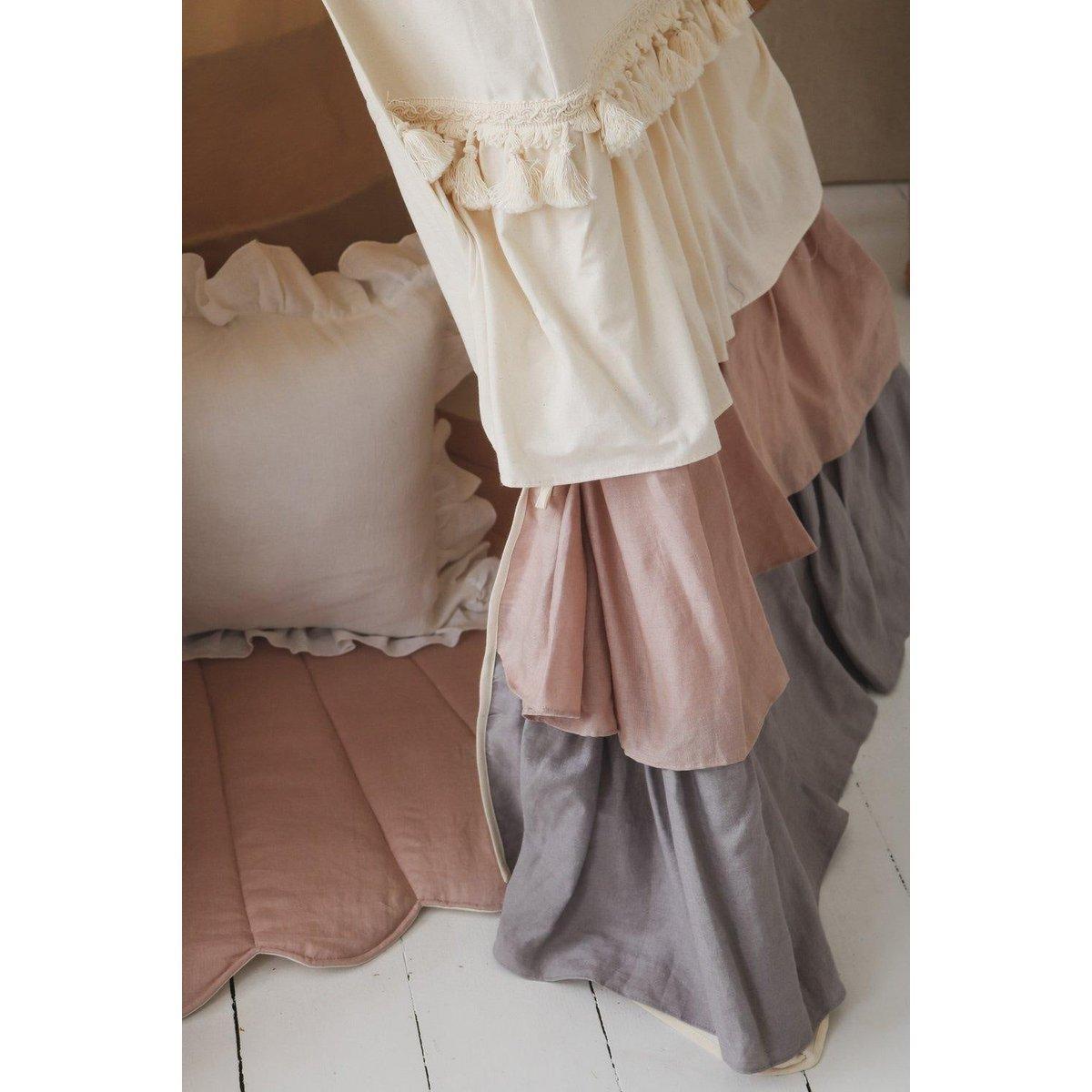 Tipi-tent "Powder Frills" met franje-Moi Mili-Ik Hout ervan.