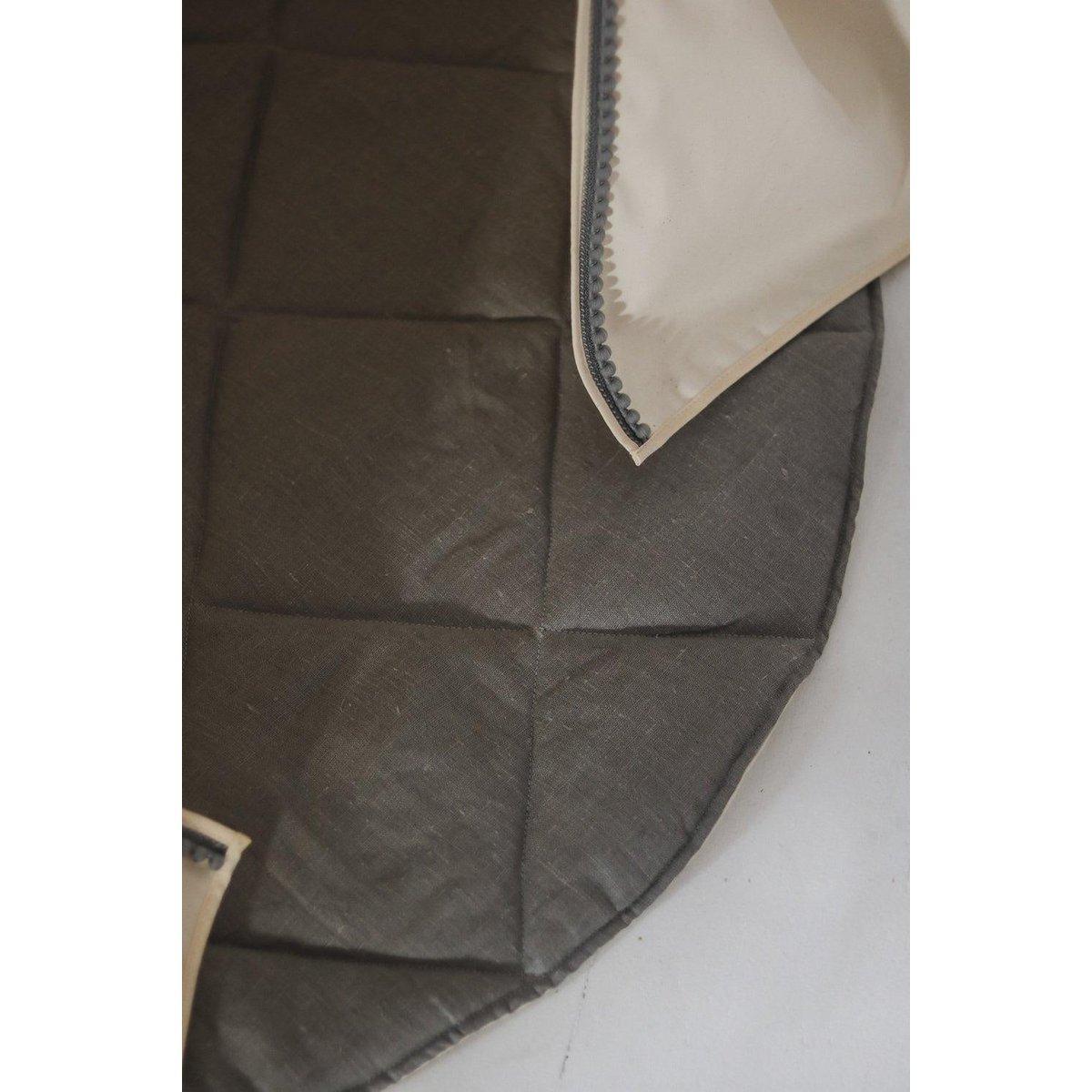 Tipitent “Grijze Pompoms” met Pompoms-Moi Mili-Ik Hout ervan.