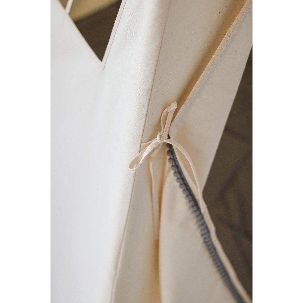 Tipitent “Grijze Pompoms” met Pompoms-Moi Mili-Ik Hout ervan.