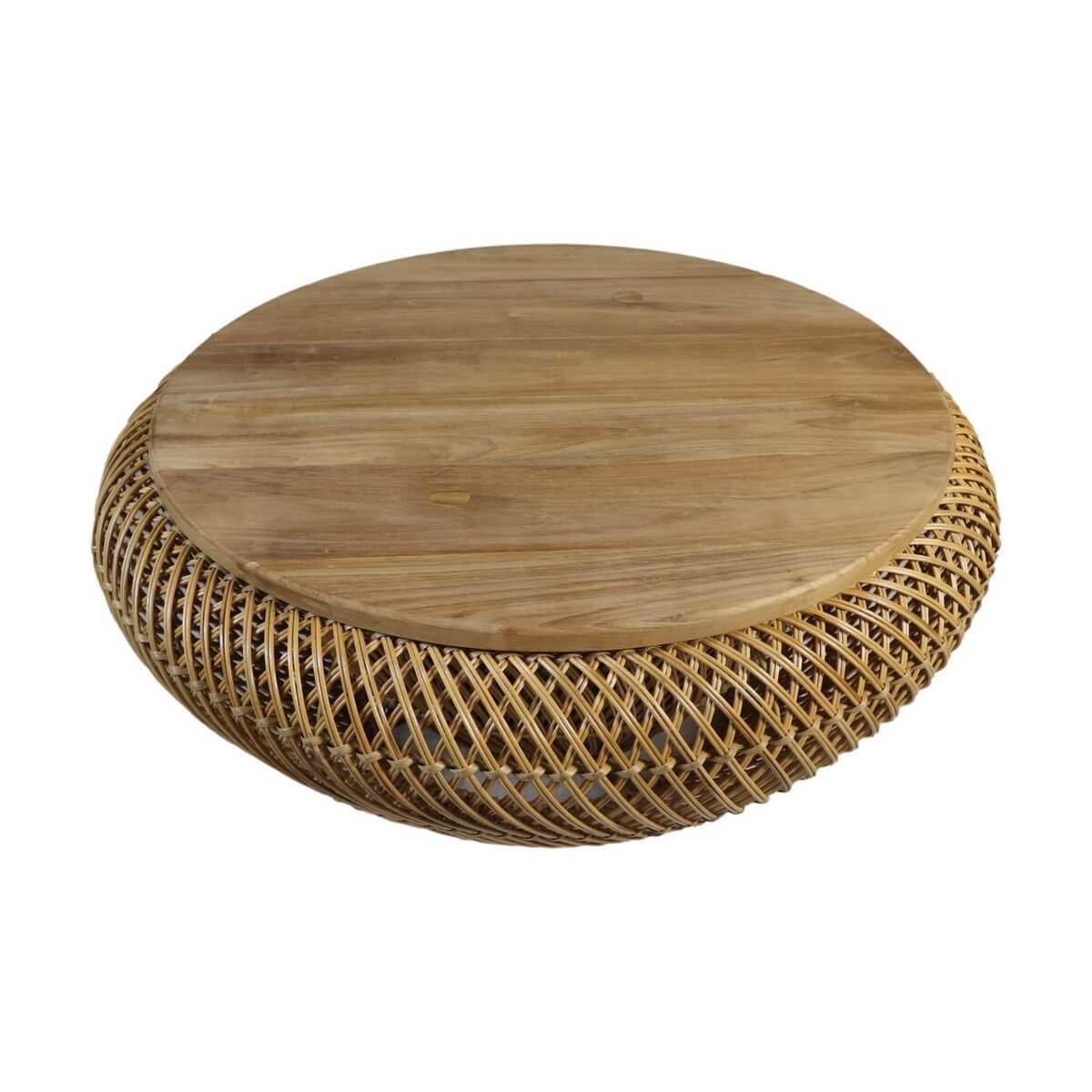 Ronde rotan salontafel met teak blad, bohemian stijl, ideaal voor een warme interieuruitstraling.