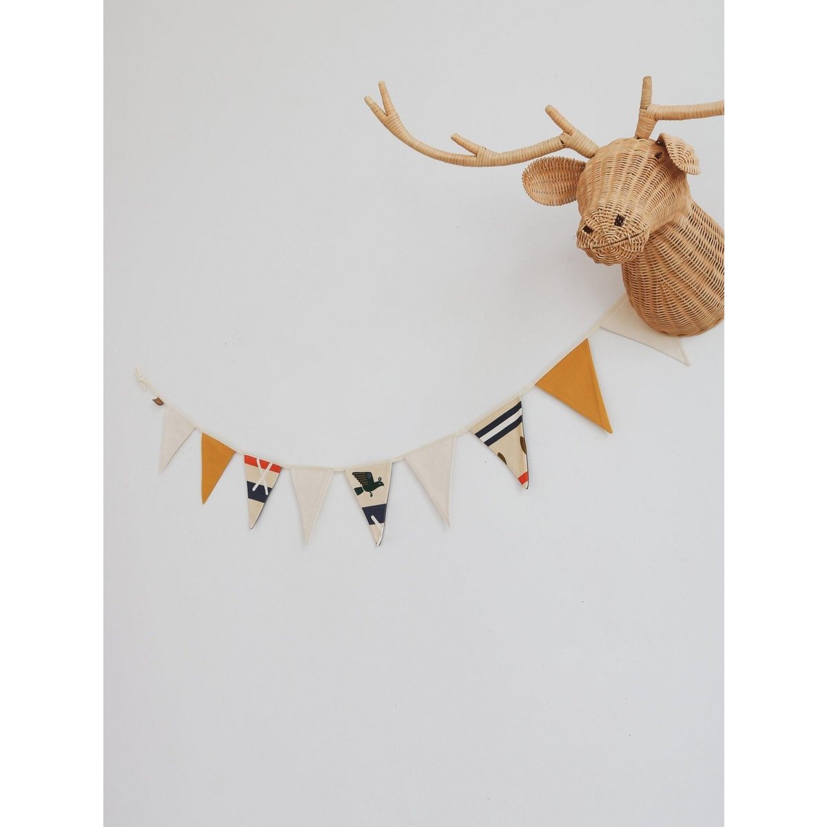 "Native vibe" Garland