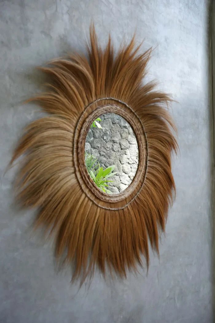 Mufasa XL wandspiegel met Rayung Grass omlijsting, bohemian stijl voor een elegant interieur.