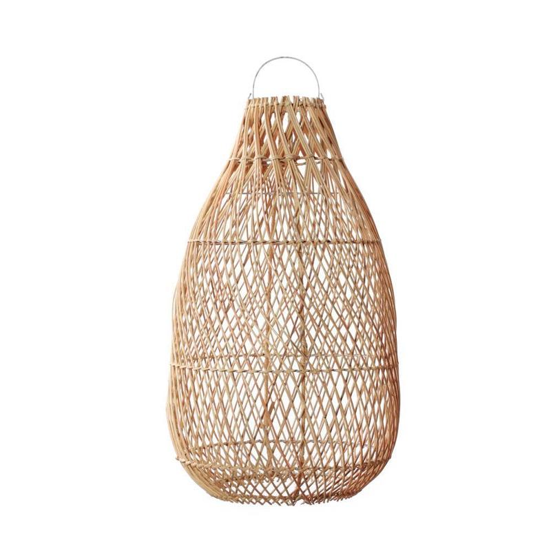 Handgemaakte rotan hanglamp Kendi in vaasvorm, perfect voor sfeervolle binnenkamers met bohemian uitstraling. Duurzaam en stijlvol.