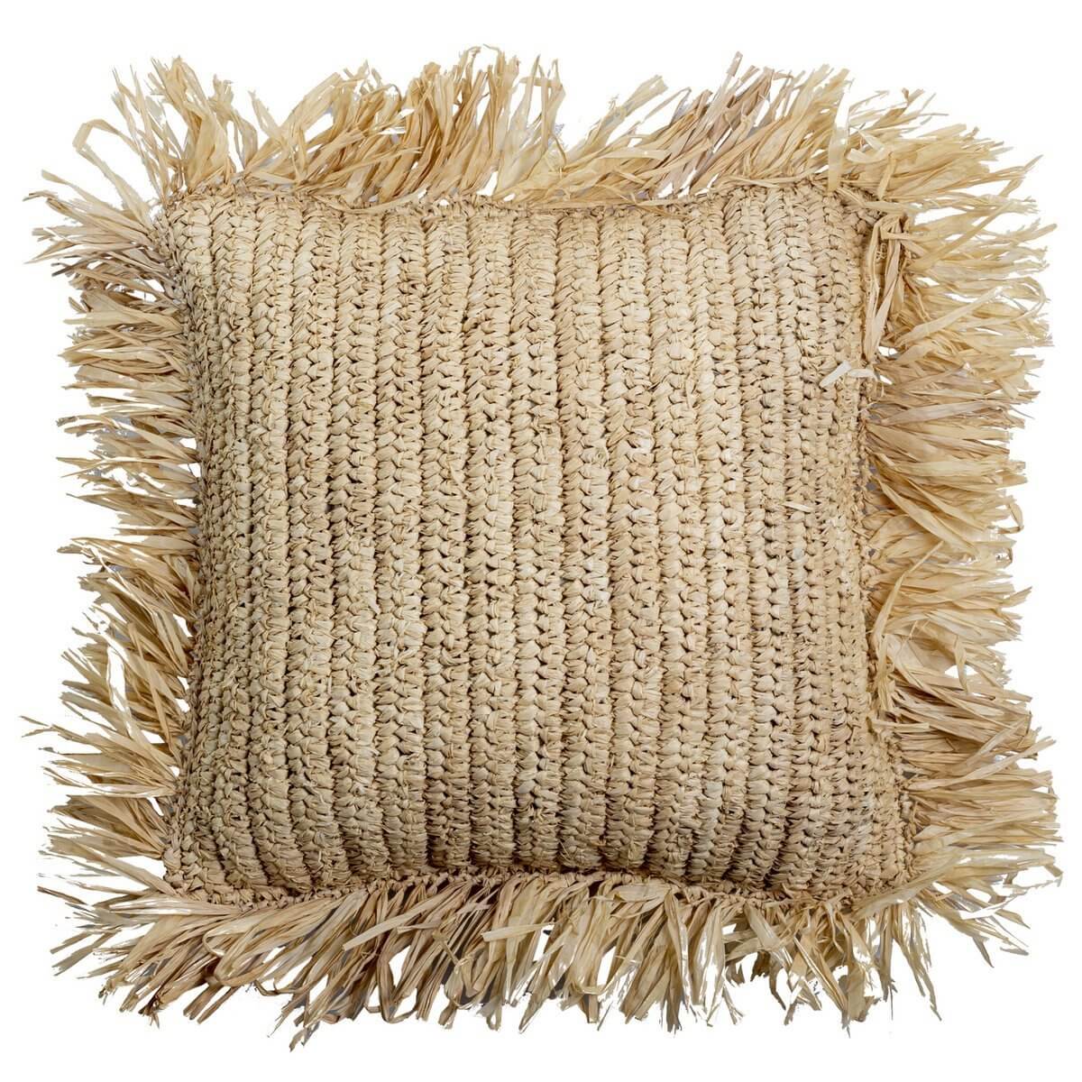 Natuurlijke decoratieve kussen GANDI gemaakt van raffia, perfect voor bank of bed, duurzaam en handgemaakt voor een stijlvolle uitstraling.