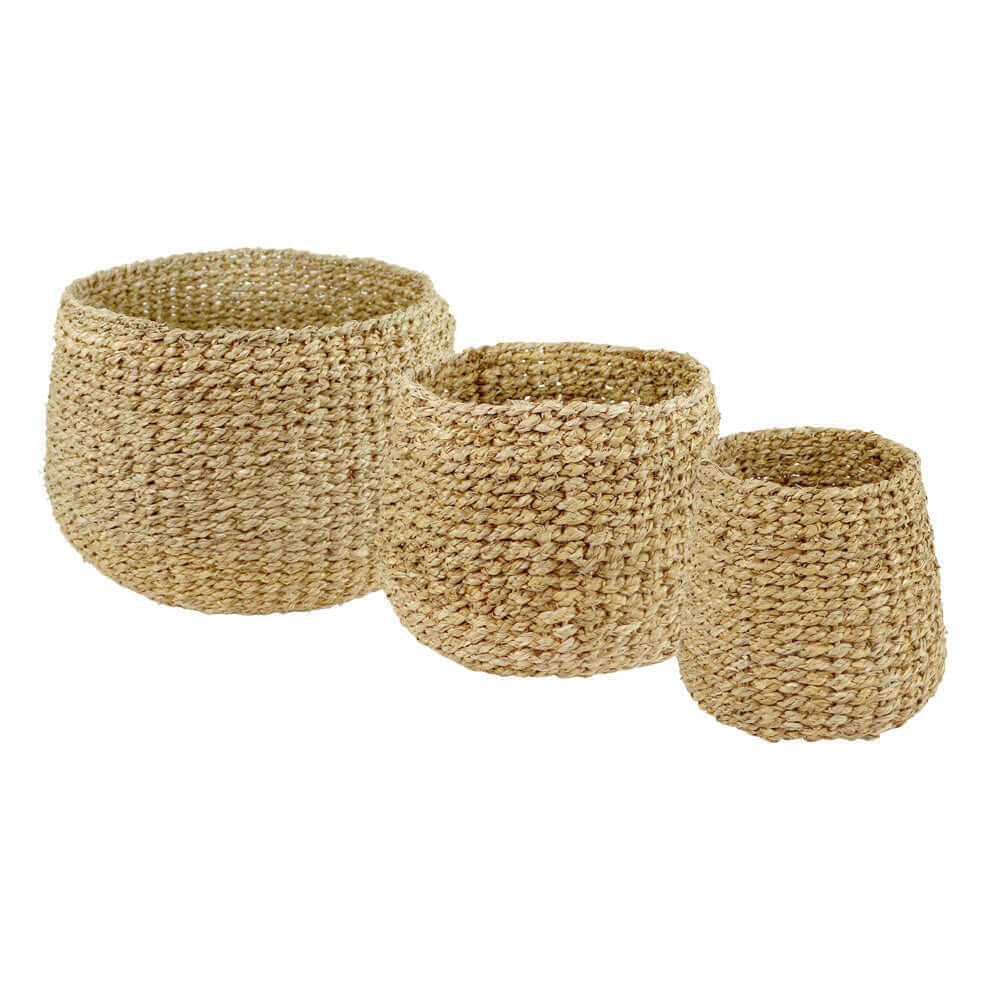 Set van drie Zeegras manden Nora, perfect voor een natuurlijke touch in je interieur. Geschikt voor kamerplanten. Maten: L, M, S.